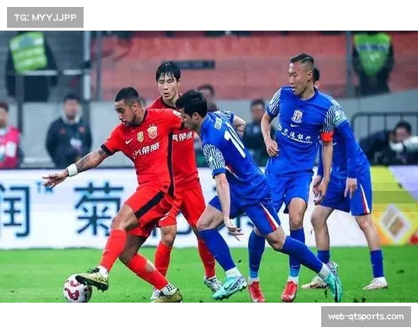 中超冠军争夺激烈 海港申花全力冲刺决胜阶段