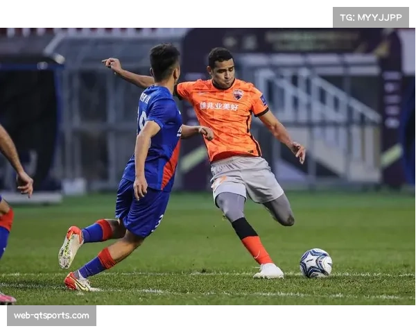 EHF欧洲杯:戈茹夫客场小负,但仍凭借首回合优势晋级四强。 EHF欧洲杯:戈茹夫客场小负,但仍凭借首回合优势晋级四强。